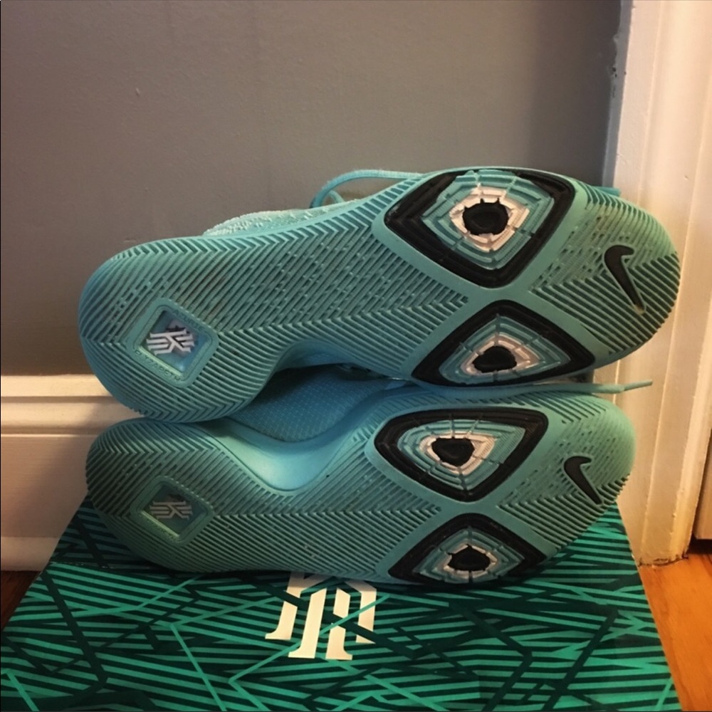 Kyrie 3 sneaker - Picture 5 of 5